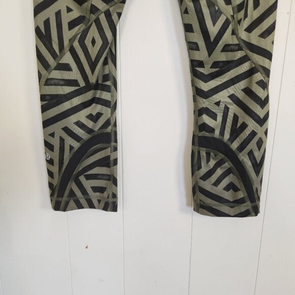 Lululemon Inspire Crop Chevron Shuffle Fatigue Green Cropped Leggings Yoga Gym - Picture 10 of 12